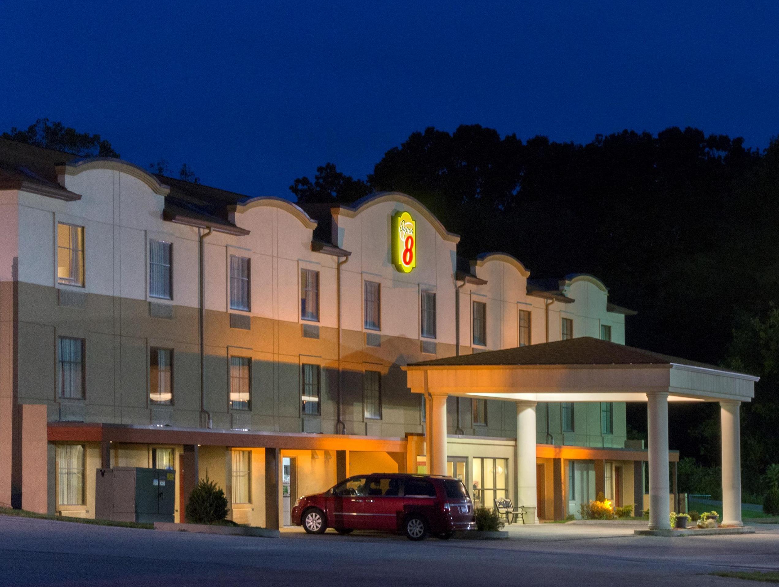 Super 8 By Wyndham Beaver Falls Hotel Exterior photo